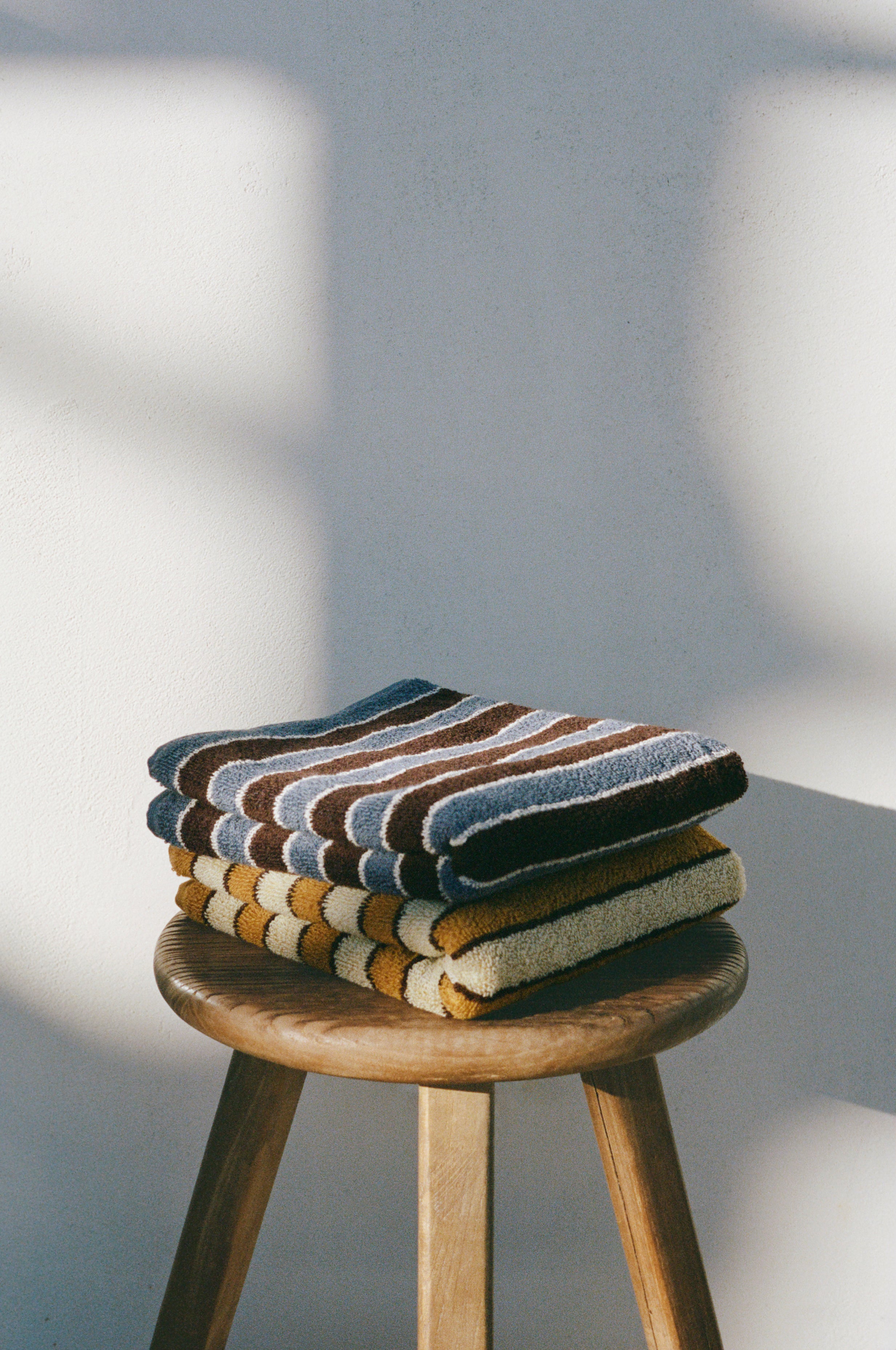 Helena Pool Towel, Blue Clay – Autumn Sonata